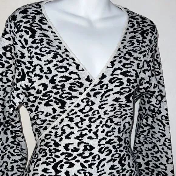 LOVERS + FRIENDS Merida Animal Print Wrap Dress-M NWT - Picture 3 of 10